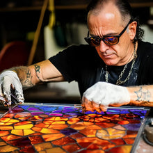 Afbeelding in Gallery-weergave laden, Lumikat – handgemaakte lichtgevende lamp die harten laat stralen